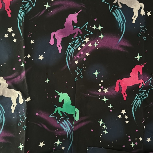 Women’s Scrub Top - Picture 2 of 2